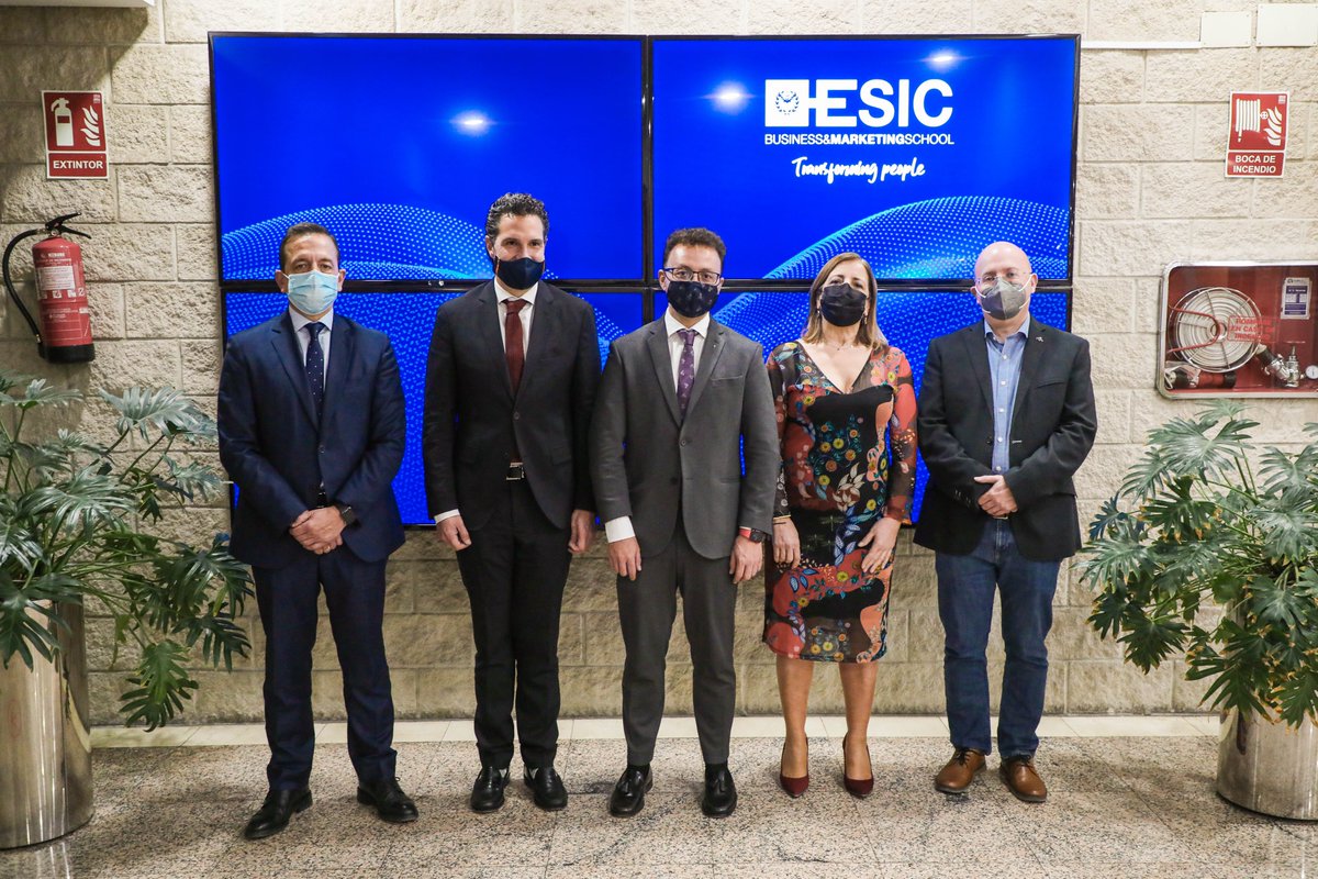 edugomartin's tweet photo. En #ESIC ampliamos horizontes y en esta ocasión lo hacemos con la firma de este convenio que nos permitirá instaurar un campus de ESIC en Medellín, Colombia. La #FamiliaESIC sigue creciendo para trasladar su propósito de 'transformar personas para un mundo mejor' a nuevos lugares https://t.co/5WClfDohcE