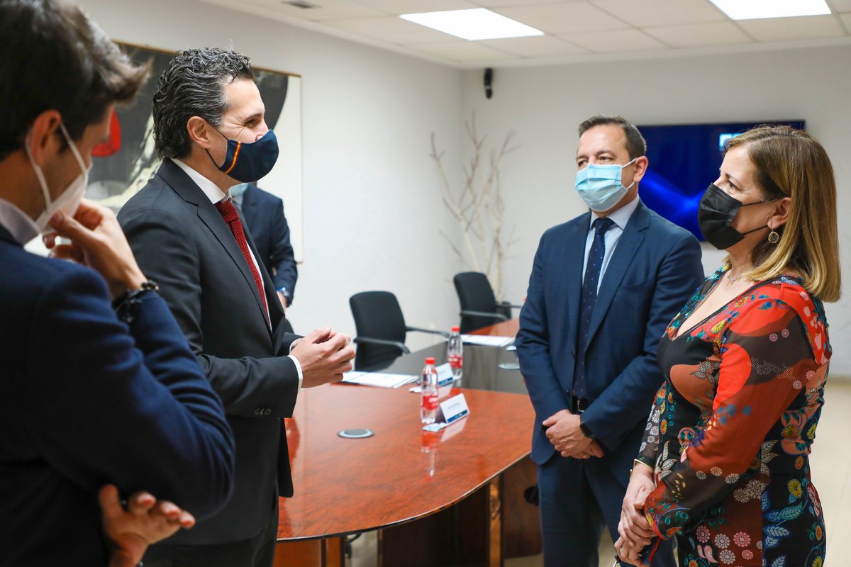 edugomartin's tweet photo. En #ESIC ampliamos horizontes y en esta ocasión lo hacemos con la firma de este convenio que nos permitirá instaurar un campus de ESIC en Medellín, Colombia. La #FamiliaESIC sigue creciendo para trasladar su propósito de 'transformar personas para un mundo mejor' a nuevos lugares https://t.co/5WClfDohcE