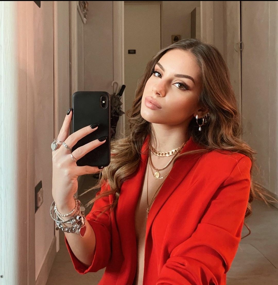 ArgentineBlood's tweet photo. Tweet di apprezzamento per Emily Pallini perché è bellissima e merita più visibilità @PalliniEmily https://t.co/ZkL1WnkkoR