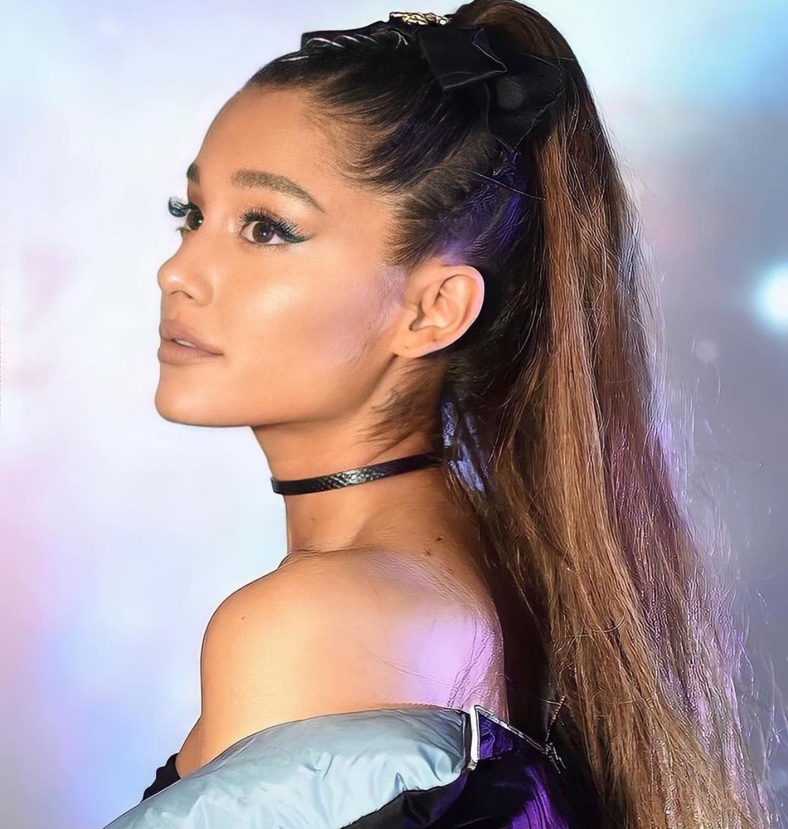 AGrande_ARG's tweet photo. Según una cuenta que se encarga de seguir los movimientos de Ariana Grande en Spotify, la cantante hoy escuchó las siguientes canciones:

• “Tusa” de Karol G y Nicki Minaj
• “Peaches” de Justin Bieber 
• “Leave the Door Open” de Silk Sonic
• “Best Friend” de Saweetie y Doja https://t.co/aNIn3ywQSS