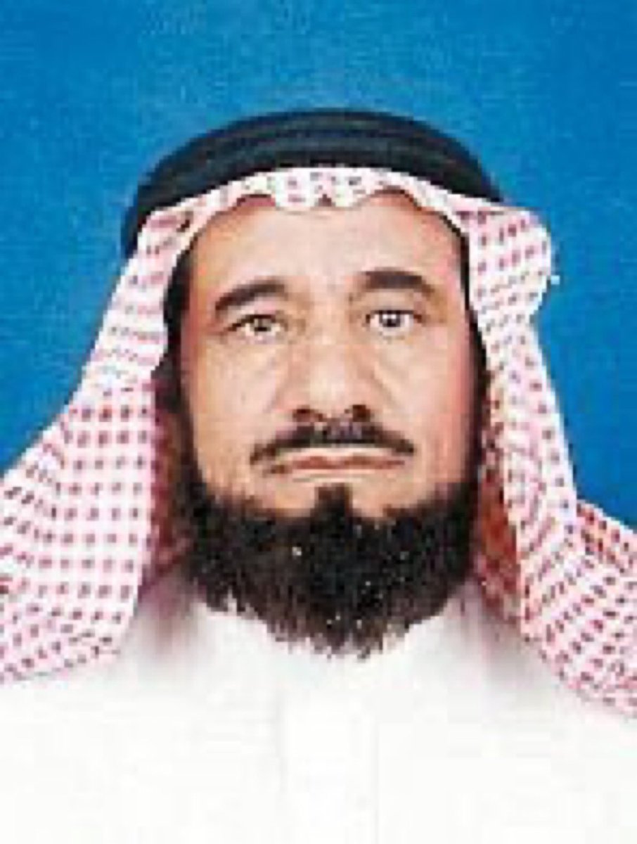 #المدينة_المنورة(كانوابيننا)الشيخ منيف بن خليوي المطيري  شيخ الرقبان من العضيلات من مطيررحمه الله.الرجل الكريم نقي السريرة محب الخير ومبادرله.ذاأخلاق فاضله وسيرة حسنةكان شهم ومجد وساعي في خدمة جماعته ويسعد بذلك نشط وأجتهدفي حياته متفاني بذلك ثم غادربهدوء لجنةالنعيم إن شاء الله.