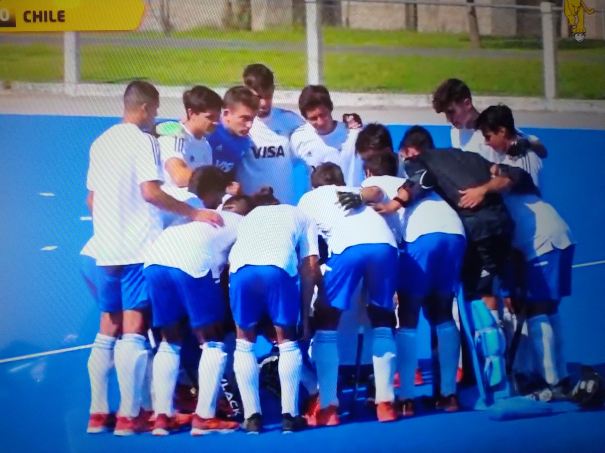HockeyMUNIHD's tweet photo. #ARG 🇦🇷 vs #CHILE 🇨🇱 x #Youtube
Fotos a la transmisión 🤔 📸
#Argsub21🇦🇷 https://t.co/eeqdLMkNWJ