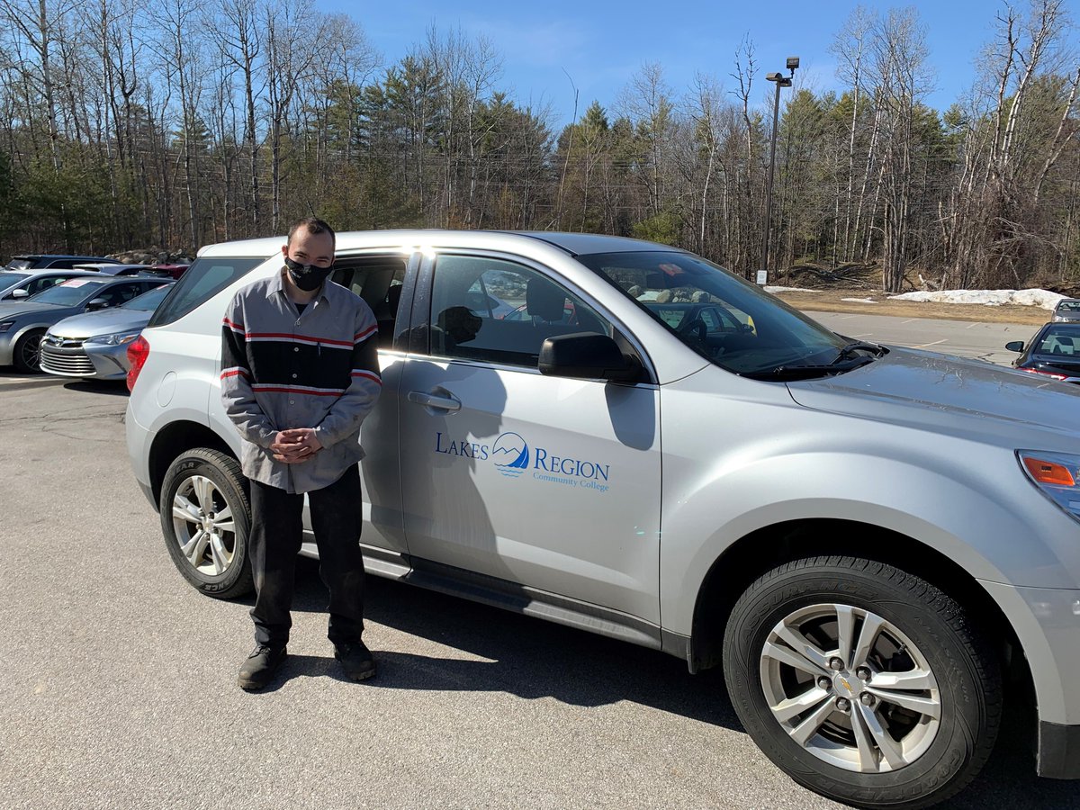 LarissaRBaia1's tweet photo. The perks of having automotive technology programs when your car is in need of repair. Thank you Jamie Decato and Mike Karl! #ccsnh603 #lrccfamily #gmasep #automotiveeducation https://t.co/LPHgf547og