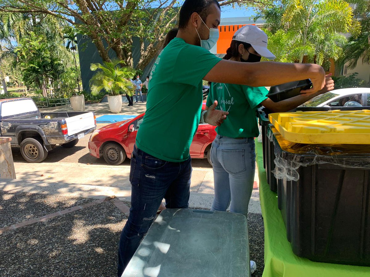 aseeuprm's tweet photo. Thanks to Come Colegial for always thinking about ASEE UPRM to be part of their activities!

Today the colleagues from Come Colegial distributed 100 lunches sponsored by the ASEE UPRM. https://t.co/oL2b7Y2k5R