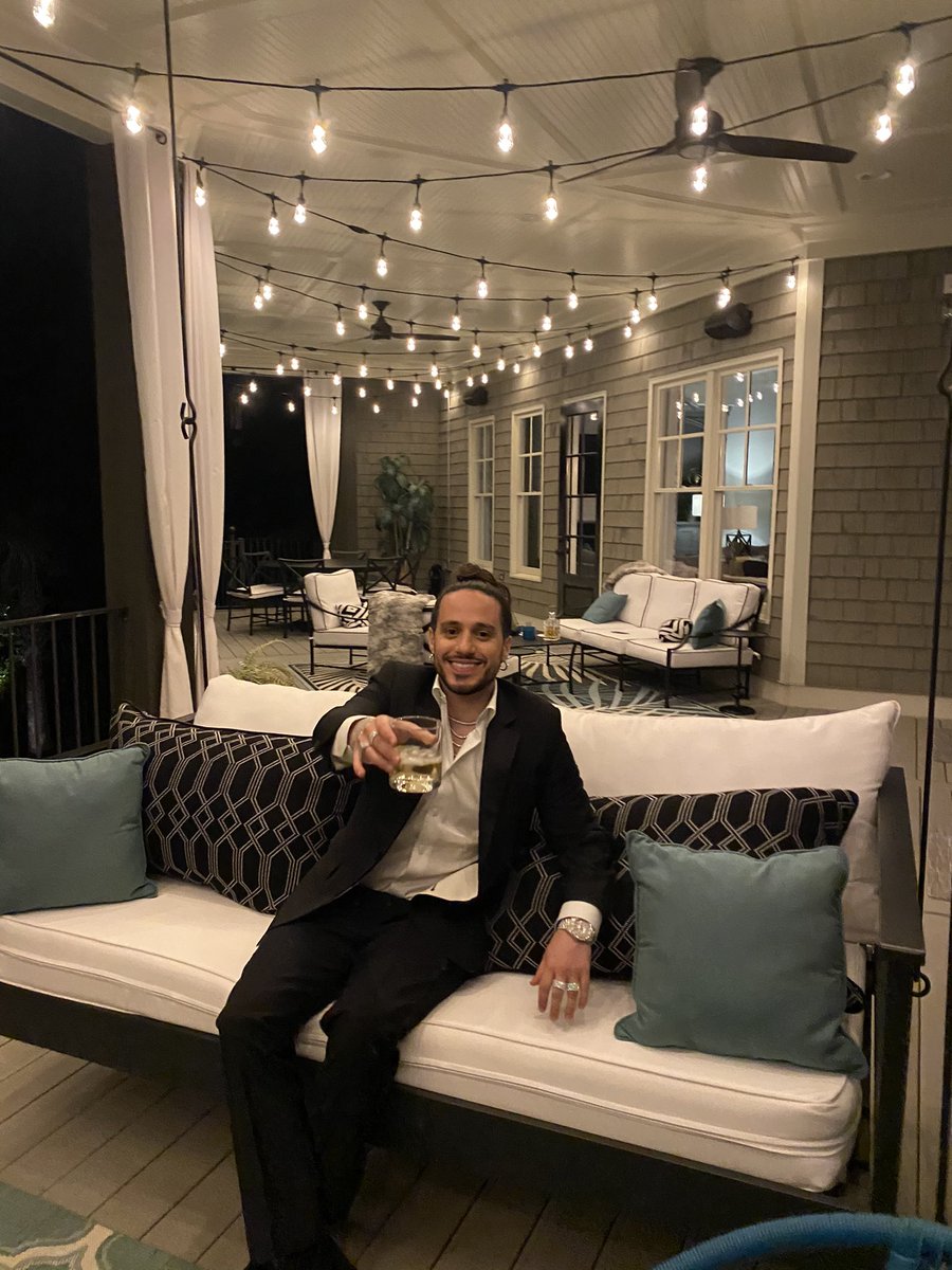 russdiemon's tweet photo. my ship never came to the shore I had to swim to it https://t.co/H7z7qw0V1e