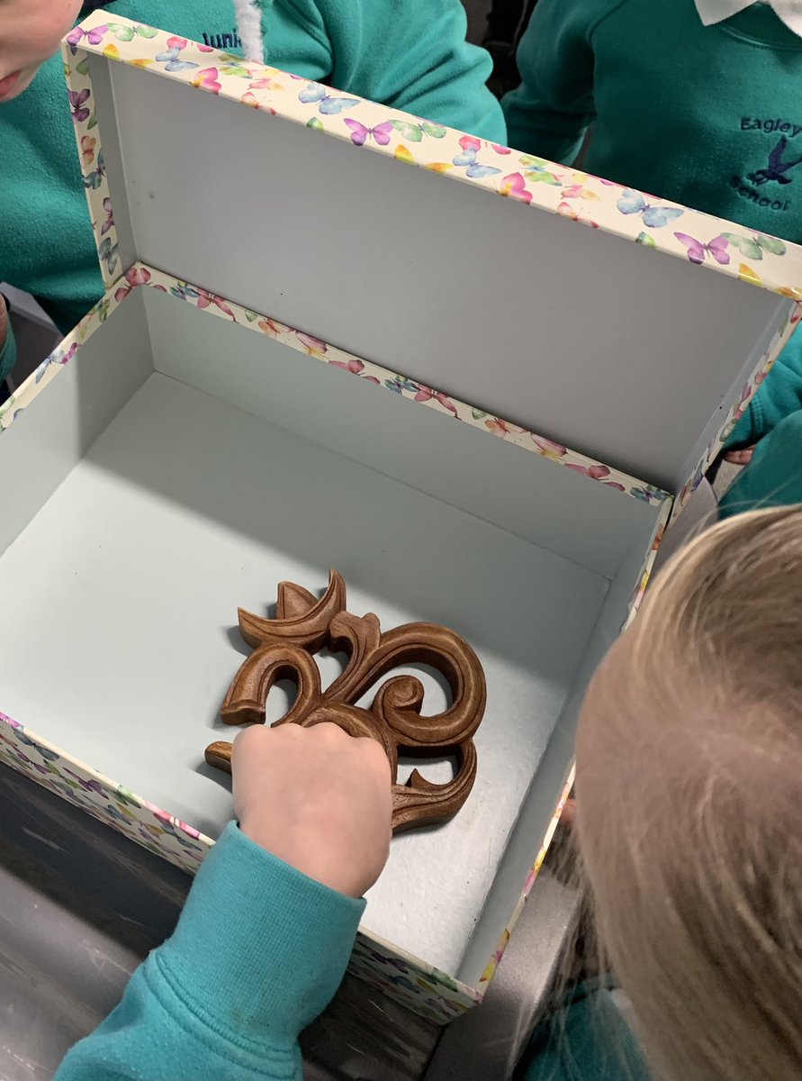 eagley4b's tweet photo. In RE this morning, we started to learn about Hinduism by looking at the Om symbol. We had to describe it to our friends so they could draw it without looking 👀 https://t.co/GjspR8bYpE