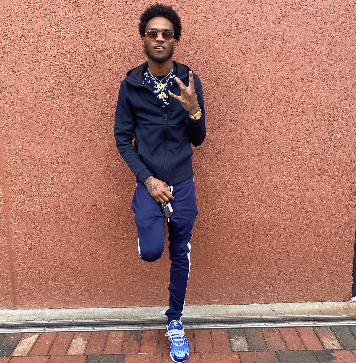 HotBoySlick_'s tweet photo. I came from nuffin ain’t tuckin my ice 🥶✨ #YHN2Real 🤞🏽💙 #LongLiveAP 👼🏽💔💯 https://t.co/GbmI0QaYSF