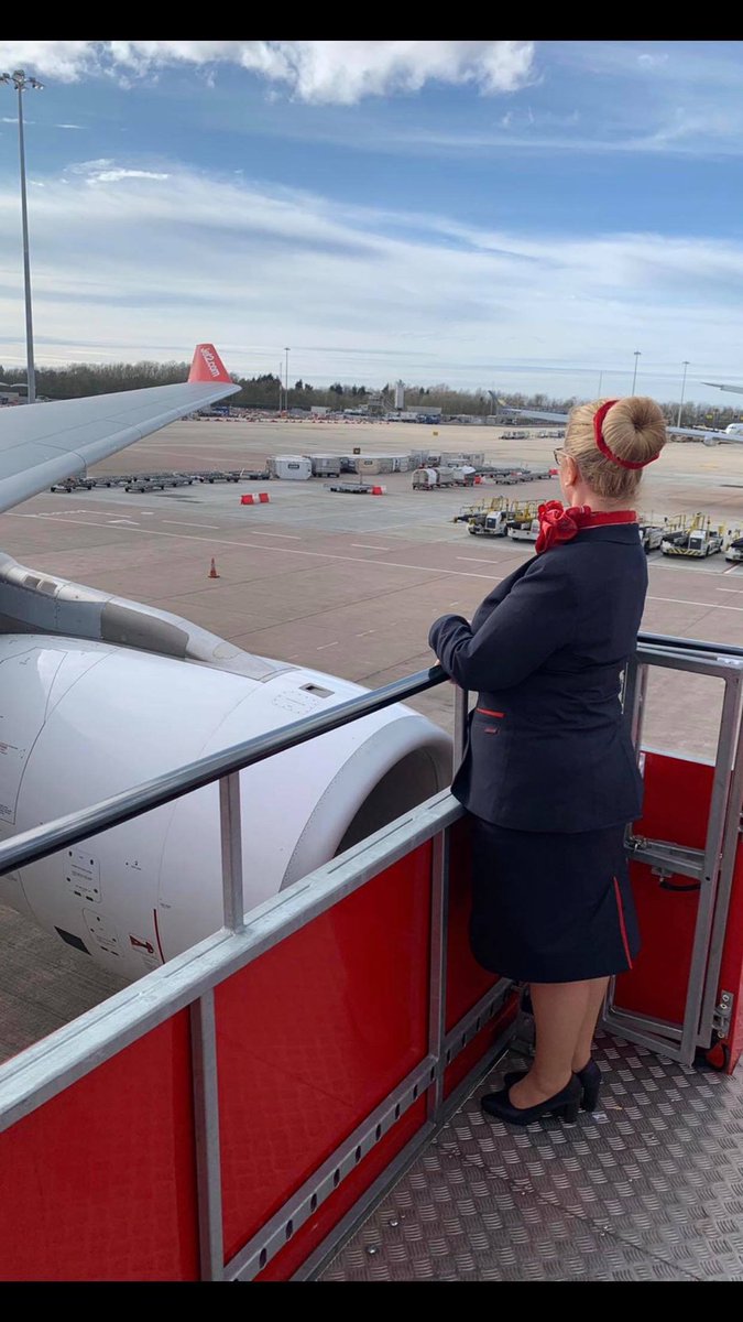_CoaTD's tweet photo. Heather from Jet2 is today’s fabulous ‘Dolly of the Day’ sent in by her training buddy Will ❤️
Keep those pics coming folks!
#dollyoftheday #crewfie #cabincrew #flightattendant #trolleydolly #jet2 #jet2crew https://t.co/fiXOY4NSFg