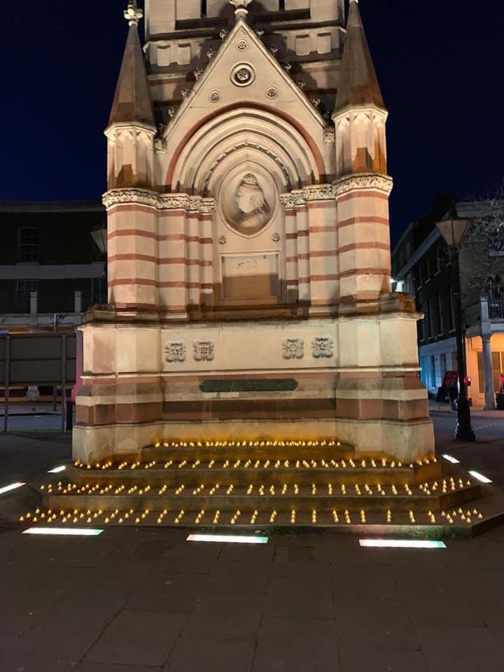 GravesendTCM's tweet image. Tonight we lit 300 lights, for all of those that have lost their life due to covid-19 in Gravesham. #nationalreflectionday #Gravesend