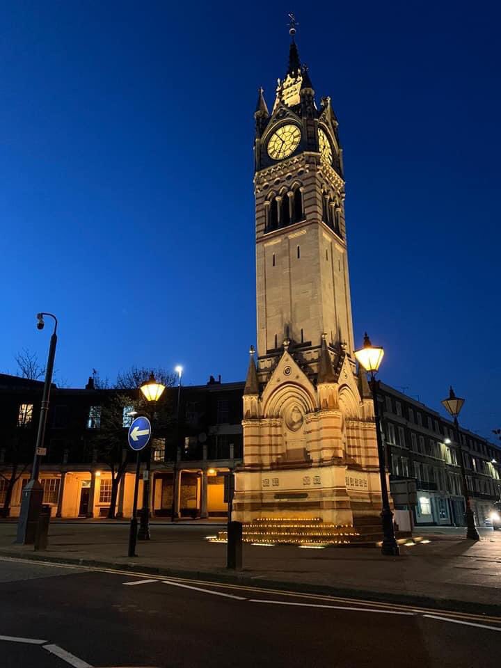 GravesendTCM's tweet image. Tonight we lit 300 lights, for all of those that have lost their life due to covid-19 in Gravesham. #nationalreflectionday #Gravesend