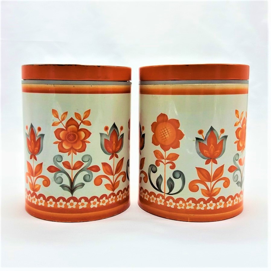 20thC_Sunshine's tweet photo. Here are a few of the items from my Virtual Stall at this weekend's Makers and Vintage Market. I have a stall on both Saturday and Sunday. Join the Facebook group to shop at the market https://t.co/Njn6rnkR6M
#virtualstall #vintage #orange #midcentury https://t.co/NldqWPsWyl