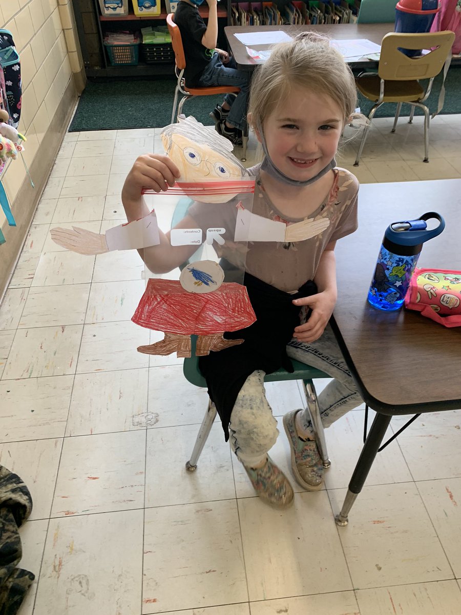 jesterar3's tweet photo. Practicing our retelling skills with our book “I Know an Old Lady” 🪰🕷🐤... what fun we had! #kindergarten #retelling https://t.co/eKNNRVM1SC