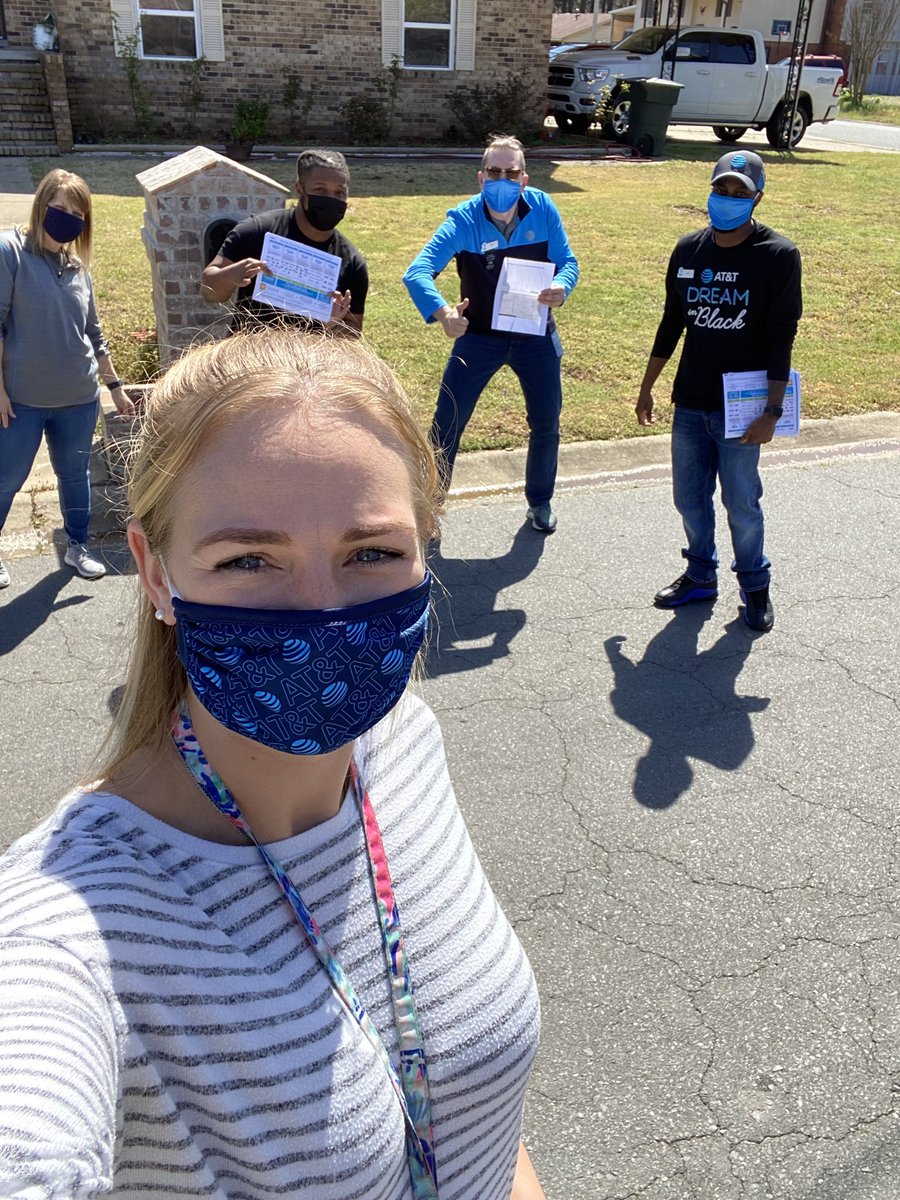 carlieasullivan's tweet photo. Checking in on the team dropping flyers today in our newly LIT UP FIBER GREEN💚 Little Rock neighborhoods! @tj5889 @AlysonWoodard @KAMOkonnects @KAMOSpecialOps #ATTFiber #LifeAtATT #FiberFighting 🔥 #SOSA #bEASTmode #KAMO #GoWest #HuntersWin #H4N1 💪🏼 https://t.co/o7Kzne9VKs