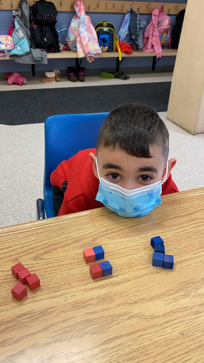 GAngelsDPCDSB's tweet photo. โBikes are good for our bodies.โ Indeed they are! D created a venn diagram on his desk too! #marchmathmadness #mymathpath #financialliteracy #fdk https://t.co/UuXOenA3WV