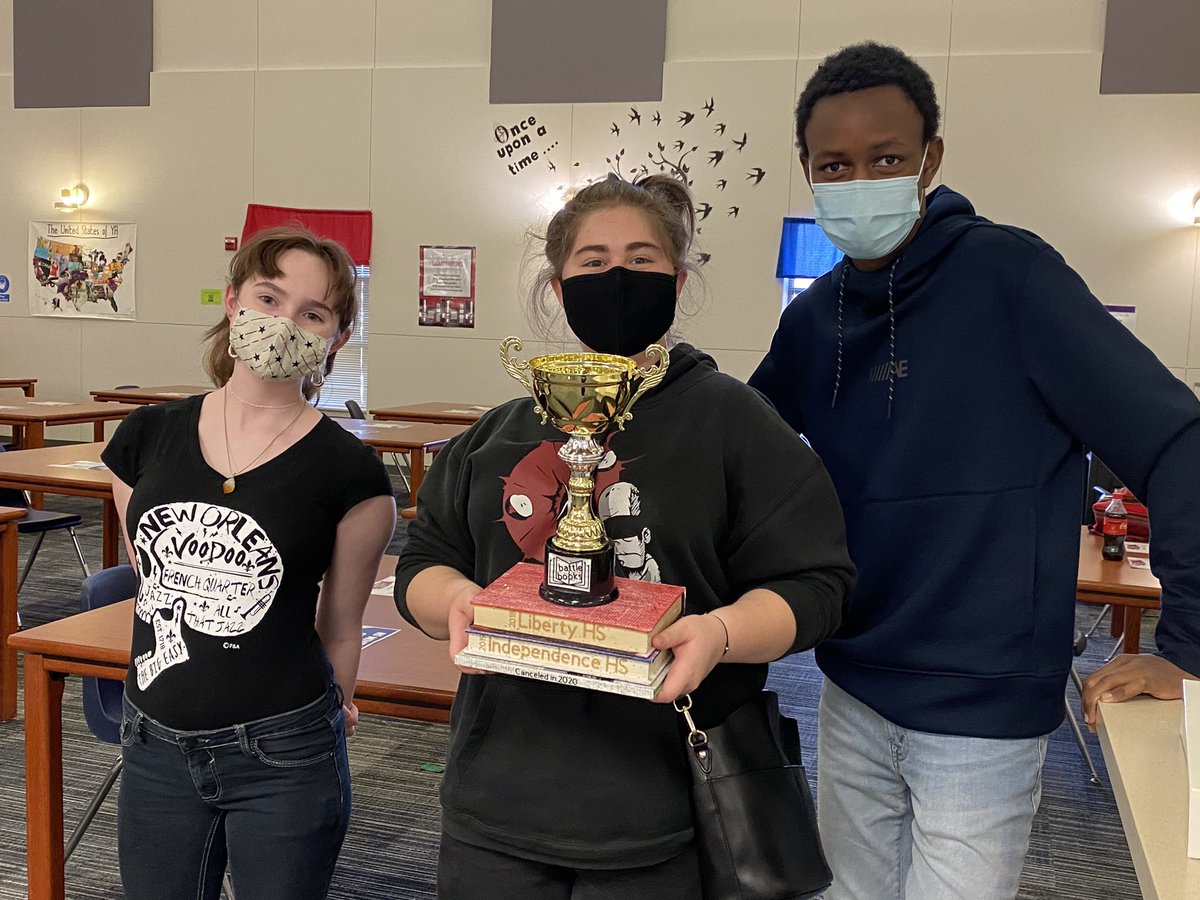 TitanLibrary2's tweet photo. Introducing the WINNING #fisdbotb21 team from CHS! Congrats to all of the teams this year! Fun was had by all! #readallthebooks @Cen10titans @FISD_Libraries @friscoisd #titansread #fisdreads https://t.co/fROabZQiLe