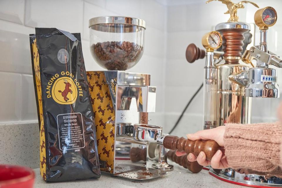 handpickedlocal's tweet image. dancing-goat.co.uk
01904 280052

There’s not much more of a pleasant sight than the one you love crafting a speciality #coffee with your favourite #dancinggoat bean on the splendour of #lapavoni domestic #levercoffeemachine and #grinder 

#wetherbyhour