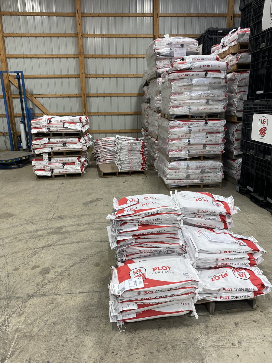 LGSeeds_EastIL's tweet photo. Plot seed sorting today here in central IL. Excited to flip the Calendar to April next week! https://t.co/ptQnv5SFMs