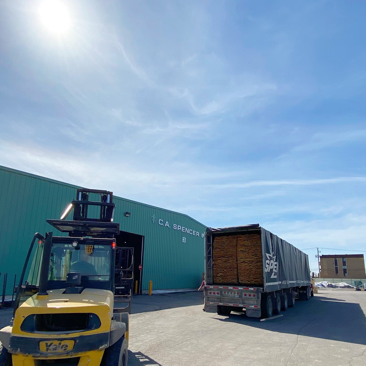 spencerlumber's tweet photo. 🚛🌞 #spencerlumber https://t.co/9ye6nzprJ3