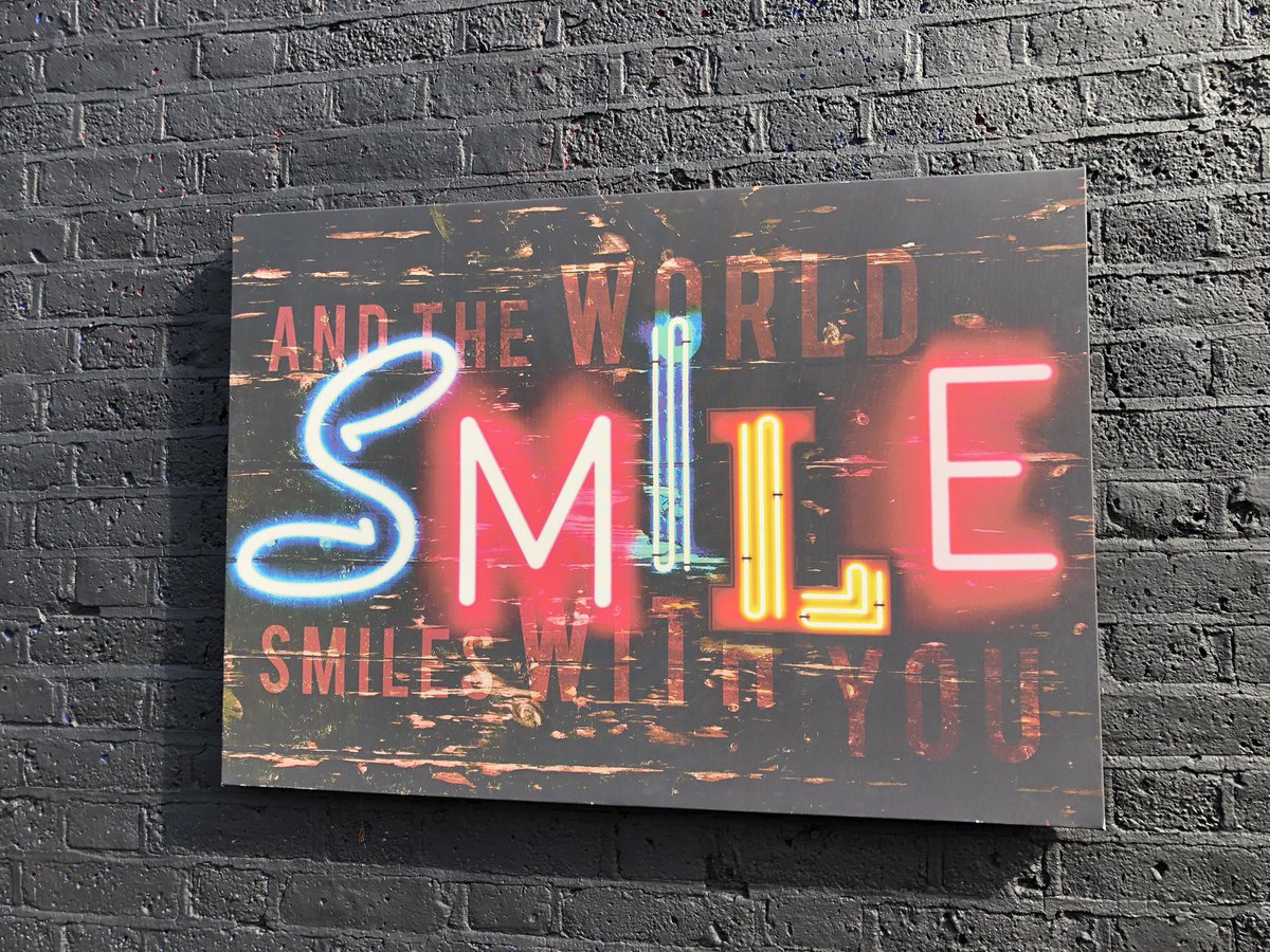 DeptfordHerita1's tweet photo. Have you checked out #Kathsplace #50FriendlyStreet #Deptford yet? Looking as cool outside as this #Community #Hub is inside #Smile #GodisaWomen #ItsAlwaysSunnyInLewisham. #Gonesurfing #TeaRoom opens with #Party 12/3 Sat 1 May #Music #Streetart #Facepainting #Dance all welcome https://t.co/AjrgLJ3DcG