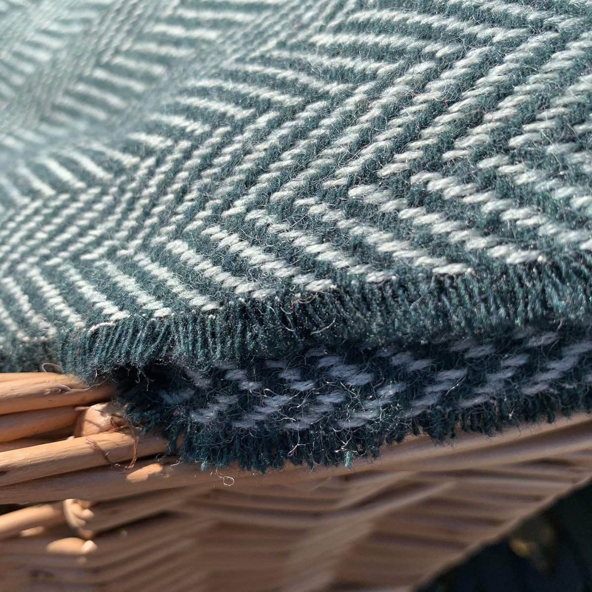 Spruce herringbone interior throws back in store. Visit @ambuntiwarehouse to see these and more like it:) ⁣
.⁣
.⁣
.⁣
.⁣
.⁣
#interiores #interiorinspiration #likebackteam #interiorlovers #likesreturned #interiorwarrior #interiordesigninspiration #interiors