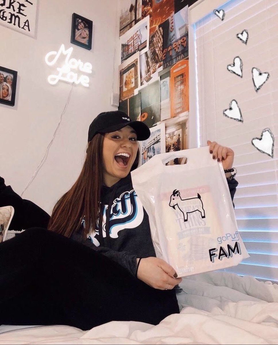 raloffcampus's tweet photo. #goPuffxPreiss enjoy free shipping for the rest of that semester just because you’re on of our residents!! 

DM us for the code!! https://t.co/eXmOQEINj1