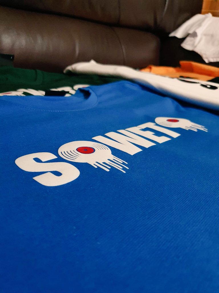 HouseBeast3's tweet photo. Get your Soweto Underrated Tshirt for only R200  Contact 0814904710 https://t.co/T1dzka5lgn