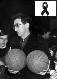 AVEB_info's tweet photo. Nos ha dejado Juanjo Moreno, DEP, Entrenador en
@TabirakoBaqueST y propulsor del Baloncesto en Durango, asociado de @AVEB_info desde su fundación, jesuita, docente y respetado por todos, un abrazo a su familia, comunidad, amigos del Tabi y cuantos tuvieron la suerte de conocerle. https://t.co/UnDJwsXC8G