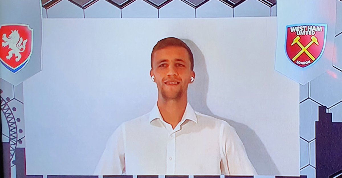 LiborSecka's tweet photo. King &amp; Queen of the
Czech football 2020 play for WHU.Tonight @tomassoucek28 has won The Czech Football 
Association Men's Player of the Year Award and @Svitkova10 Women's Player of the Year title. My big congratulations!   🇨🇿 #CzechMates @WestHam  @westhamwomen @slaviaofficial https://t.co/fd6eKh0LRt