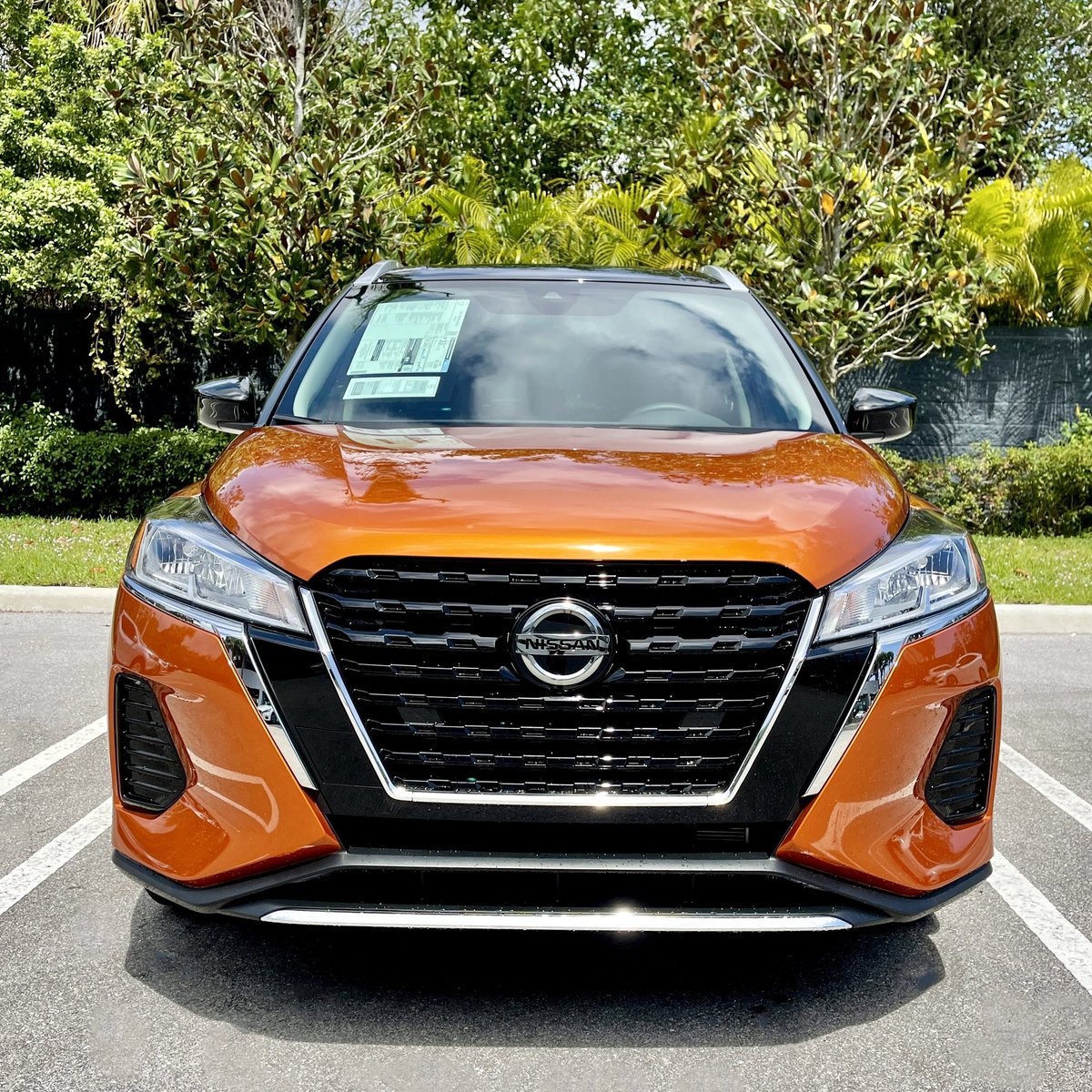 GreenacreNissan's tweet photo. The newly redesigned 2021 Nissan Kicks makes every drive out next-level! 🚗🛣 #GreenacresNissan #NissanKicks #FreeTestDrive #WeMakeItEasy https://t.co/FnhU8renLo