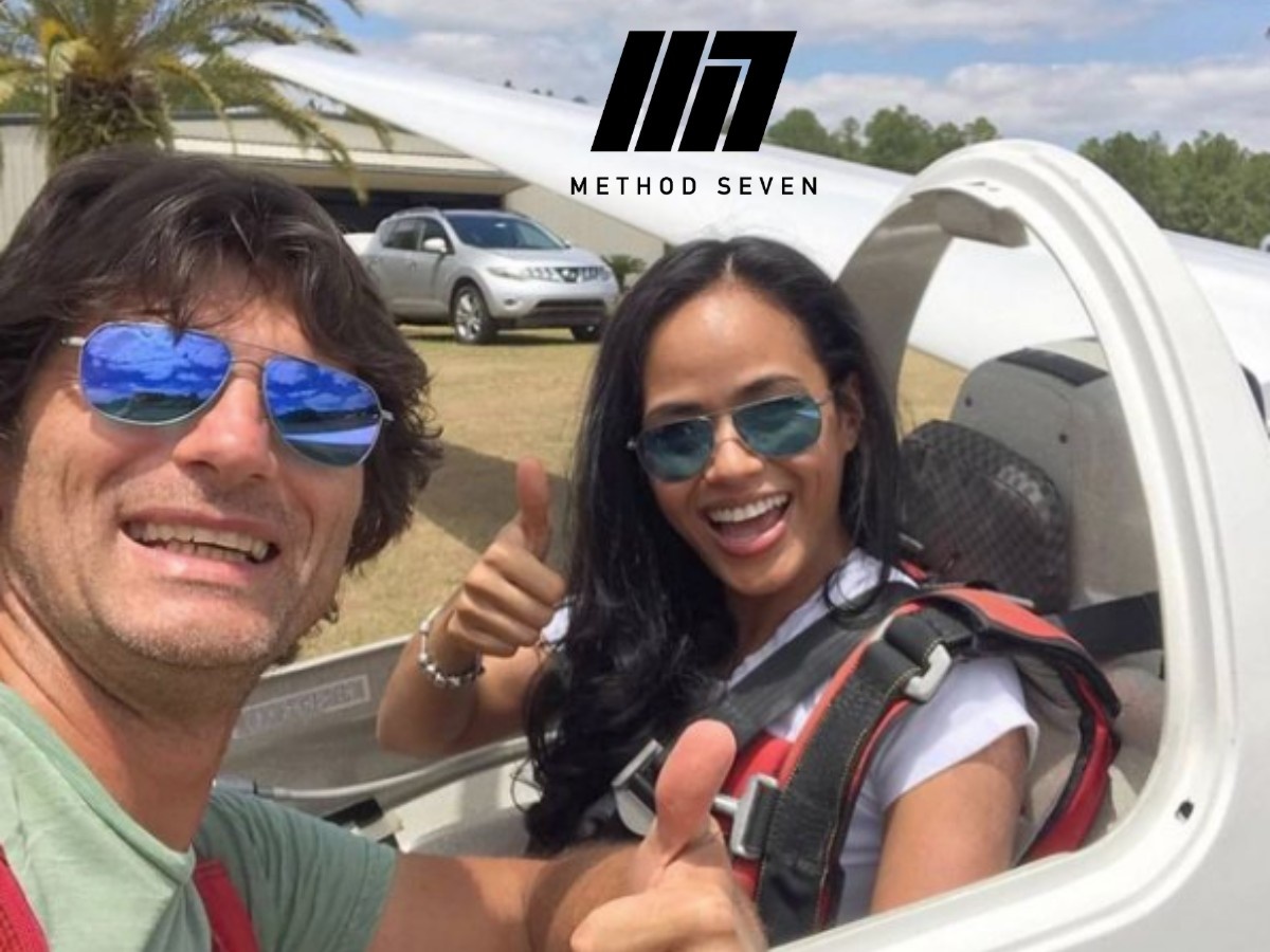 MethodSeven's tweet photo. A Pilot's Guide To Picking The Best Aviator Sunglasses. #MethodSeven #BestAviatorSunglasses #BestSunglassesForPilots #FlightGlassesForPilots #AviationGlasses #PilotGlasses https://t.co/956W2fRPyl https://t.co/8I0zudNzBo