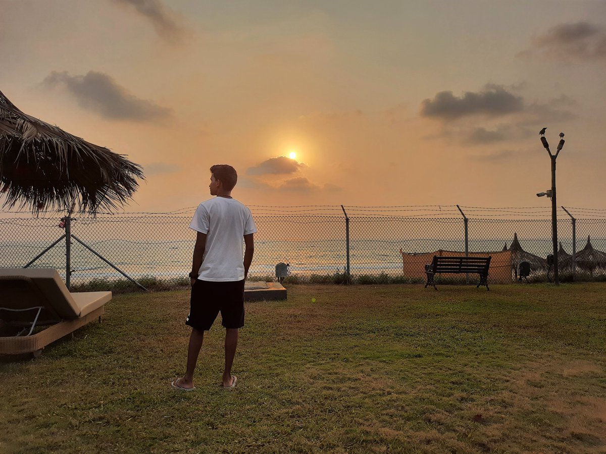Sumanth_saake's tweet photo. Don't Lose Hope..
When the sun goes down, the stars come up. β¨
#beachlover #sunset #stars #starsuncovered #lifeisabeach #goadiariesπ΄ #events #destination #destinationdiaries https://t.co/cZY6L7WmWk