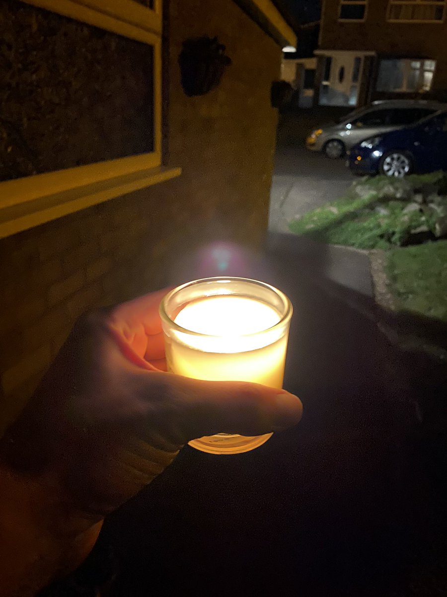 swright2202's tweet photo. Candles on the doorstep. Remembering Mum today on the 1st Lockdown Anniversary ❤️#covid_19 #dayofreflection2021 #letsgetthroughthis #brighterdaysahead https://t.co/zH2EArotQ0
