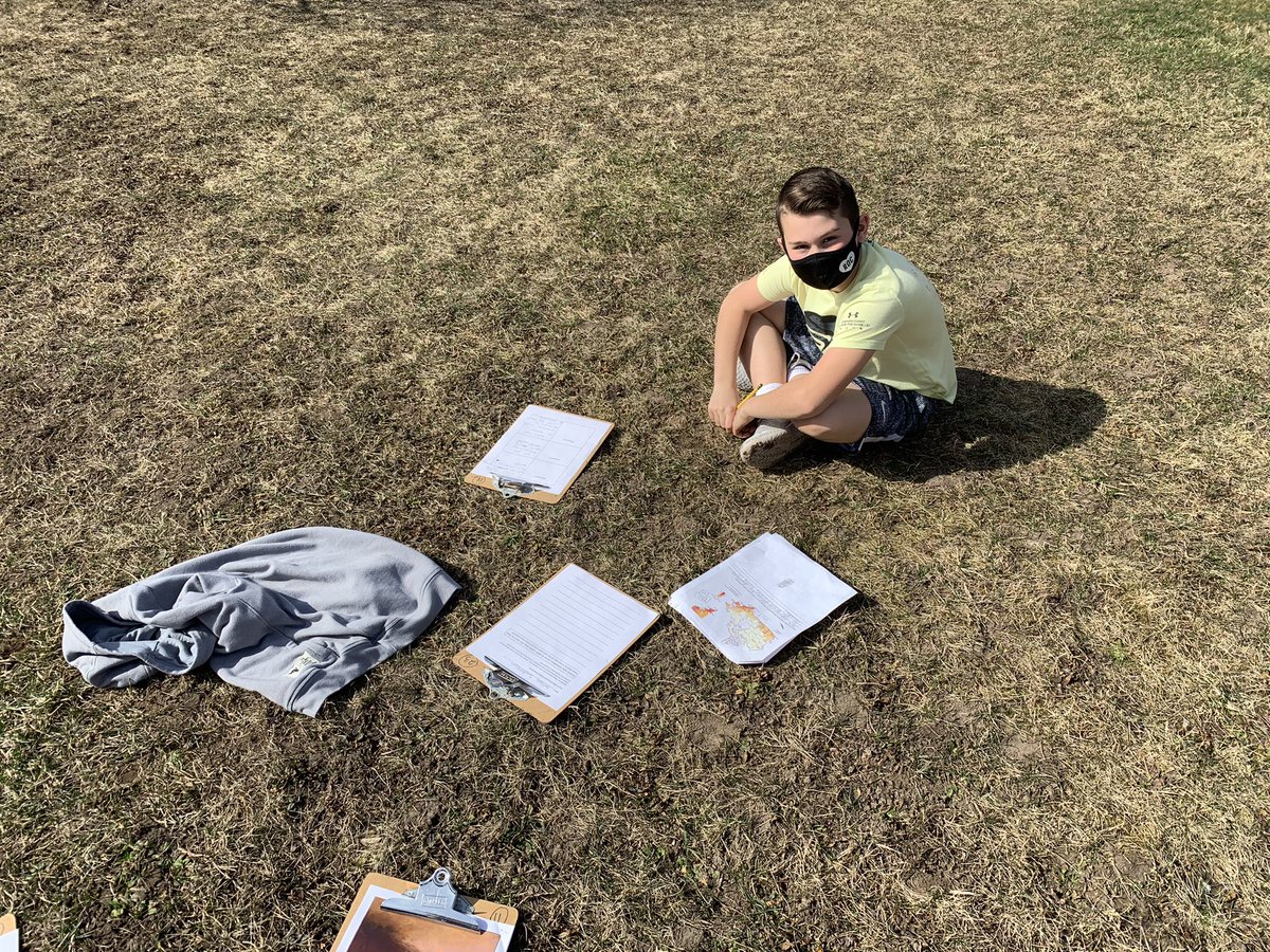 misszumbo's tweet photo. DBQs in the sunshine ☀️@NSFairport https://t.co/fOwSS0uYwm
