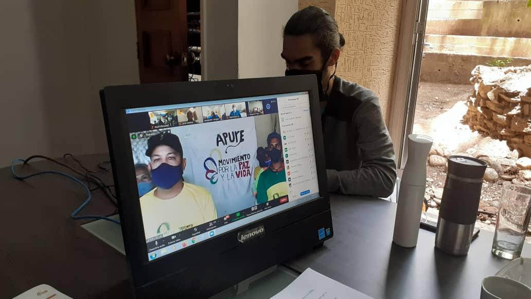 ApurePaz's tweet photo. Paz y Vida Somos Todos.  La Paz como Bandera en la Revolución. 

#8AñosDePazYVida
#ActivosContraElVirus @vargas_mimou @FunMovPazYVida1 https://t.co/3hcZTyIQsx