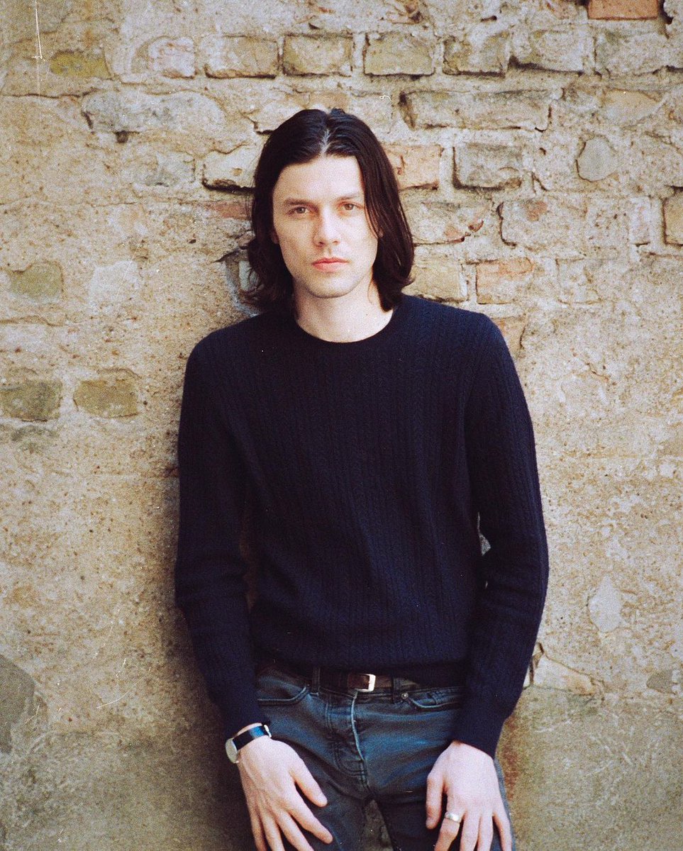 JamesBayMusic's tweet photo. 💛 🎸 🖼 🎹 ✏️ 🎨 📷
incl. photos by @oliver_halfin from our time on the Ed tour, these ones taken in Latvia, 2019. https://t.co/4EDIuP1vu0