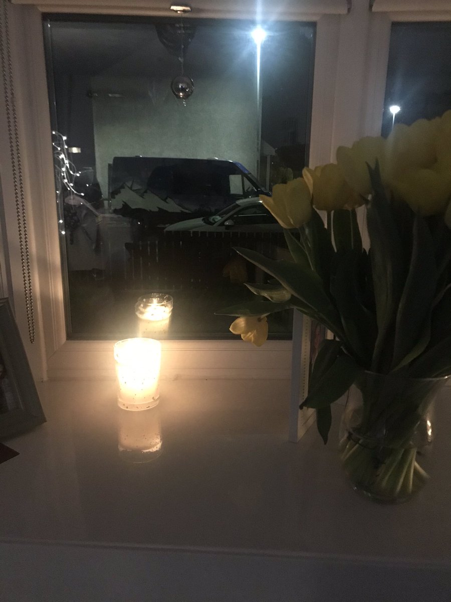 angelmatilda's tweet photo. #lightforlives https://t.co/ROiW3mq6Zi