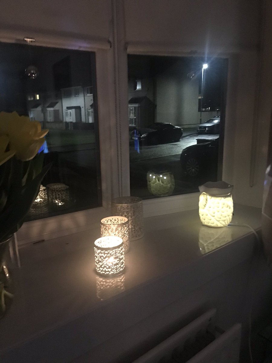 angelmatilda's tweet photo. #lightforlives https://t.co/ROiW3mq6Zi