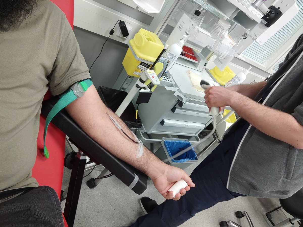 zohaibbaig's tweet photo. Donated blood, reason being blood cannot be replaced by artificial agents, for many seriously ill patients, donated blood is a true lifeline.

You can save a patient's life by donating blood.

#LendAnArm
#ojennakätesi 
#veripalvelu 
#punainenristi https://t.co/gSEdi4o0mP