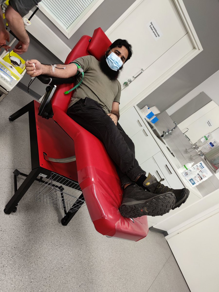 zohaibbaig's tweet photo. Donated blood, reason being blood cannot be replaced by artificial agents, for many seriously ill patients, donated blood is a true lifeline.

You can save a patient's life by donating blood.

#LendAnArm
#ojennakätesi 
#veripalvelu 
#punainenristi https://t.co/gSEdi4o0mP