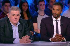 psg_page_fan's tweet photo. Canal + : Pierre Ménès aurait eu une altercation avec Habib Beye concernant son comportement avec les femmes #PierreMenesOut #MenesOut #MenesDemission
https://t.co/hRWgfnKv73 https://t.co/c5B3nr89dw