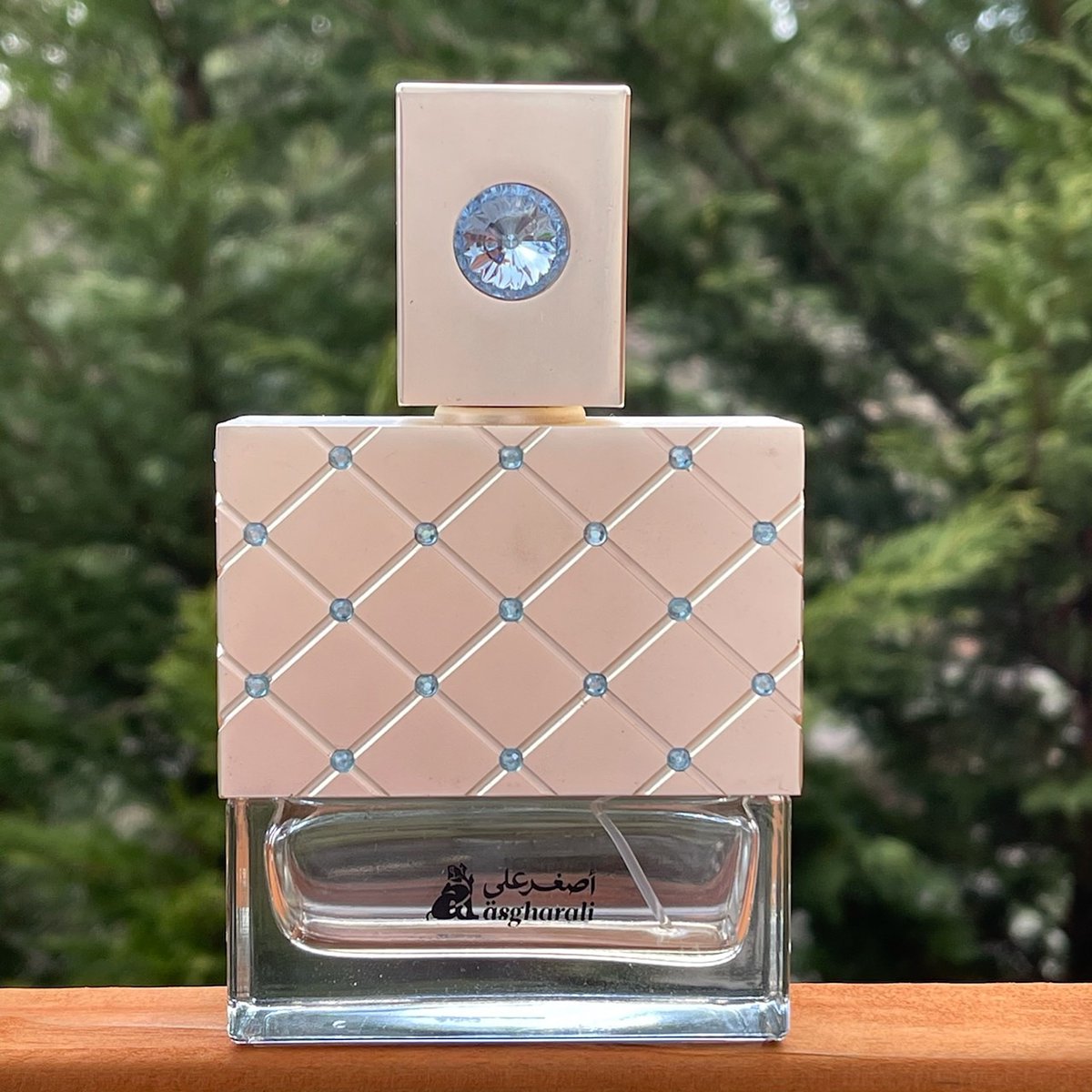 ParfumerieNasrn's tweet image. @mrandmrsperfume #funoon is the perfect refreshing and fun scent for any man and any occasion!

@JoeSCENTme @redolessence #lavender #mandarin #apple #cedar #oakmoss #amber #vanilla #leather #patchouli