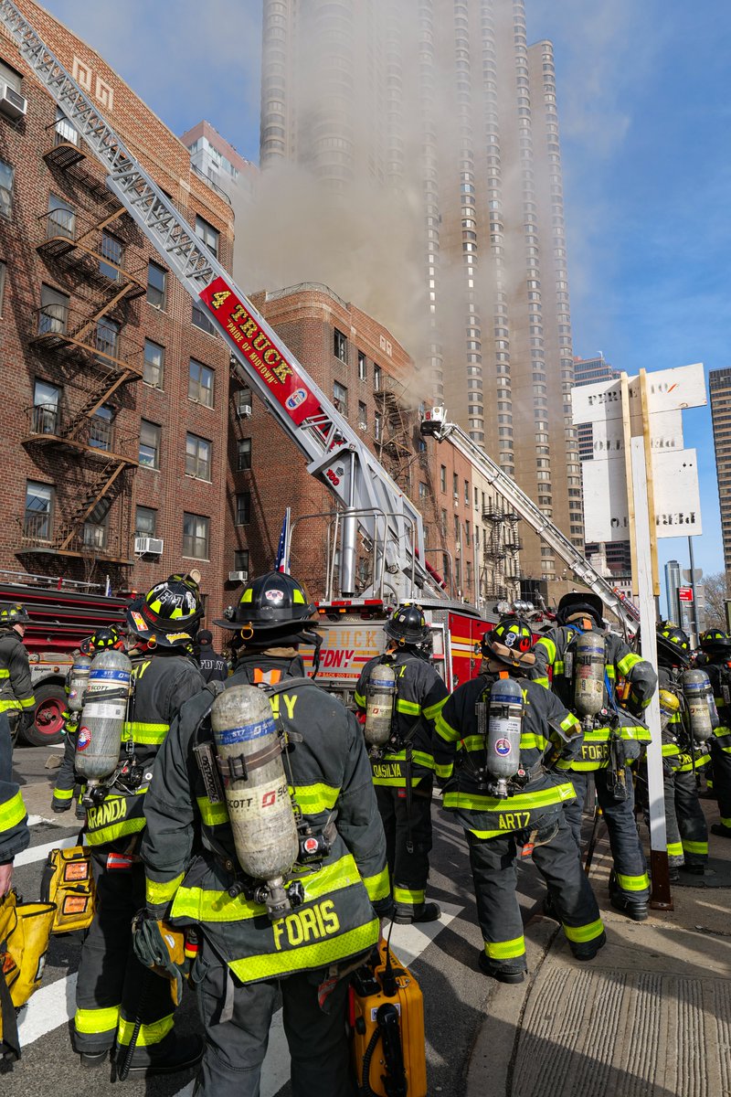 mattswider's tweet photo. There's a massive fire at 37th &amp; 2nd Ave in NYC right now. Seeing the @FDNY 👨‍🚒 do their thing gives you some time to reflect on what matters❤️ https://t.co/Xdl3HHBVvK