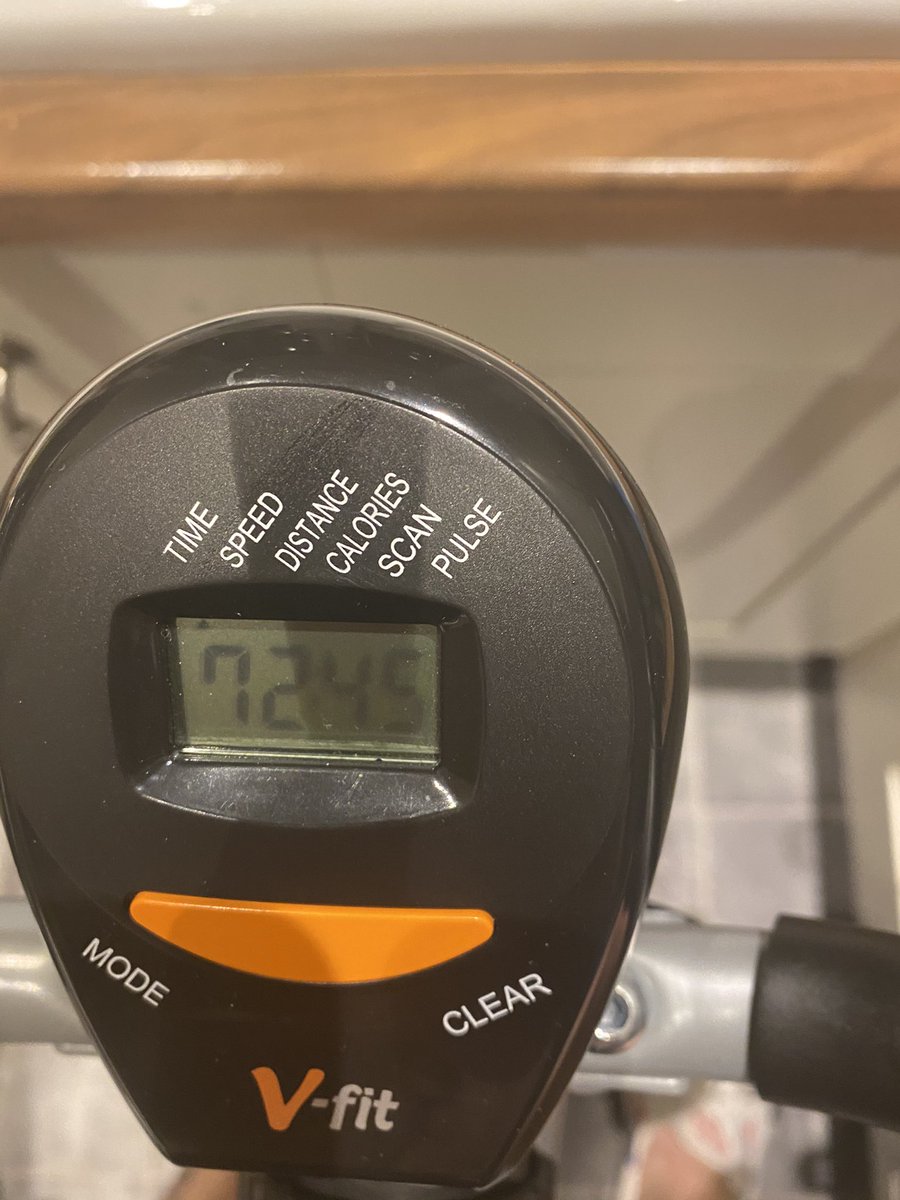 b_brett31's tweet photo. Decent bit of cardio, got banished to the kitchen for singing and making to much noise 😂😂 32k (20 miles) steady away on the old exercise bike, keep my fitness coming on! #cycling #fitnesstweet #footballisnearlyback https://t.co/21h0yOi3mE