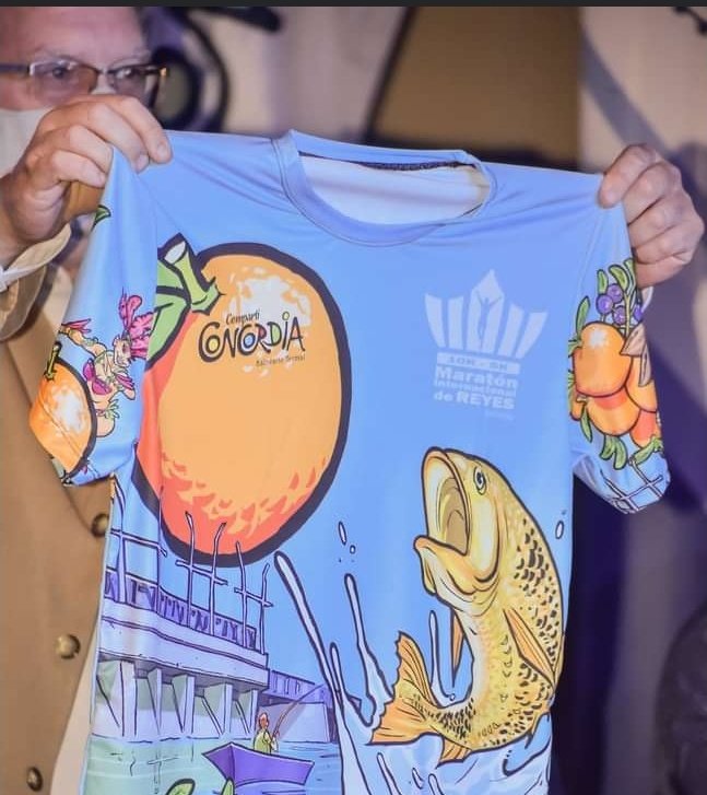 vicpic_'s tweet photo. El que dice que es la peor remera de la historia no vio la de la maratón de reyes https://t.co/VZNhnYAfNp