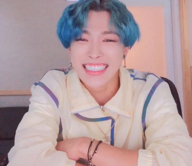 ken⁷ ♡︎'s kay | is seeing bts!! tweet media