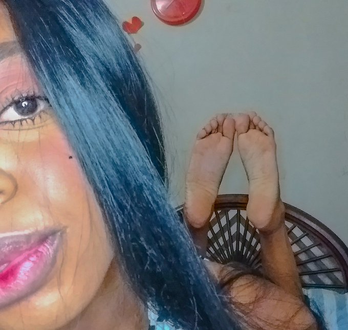 Prontos pra pisar em voc&ecirc;! 👣 #FinDom https://t.co/vlTcnfSQUL<a href="/tag/findom"class="tags">#FinDom</a>