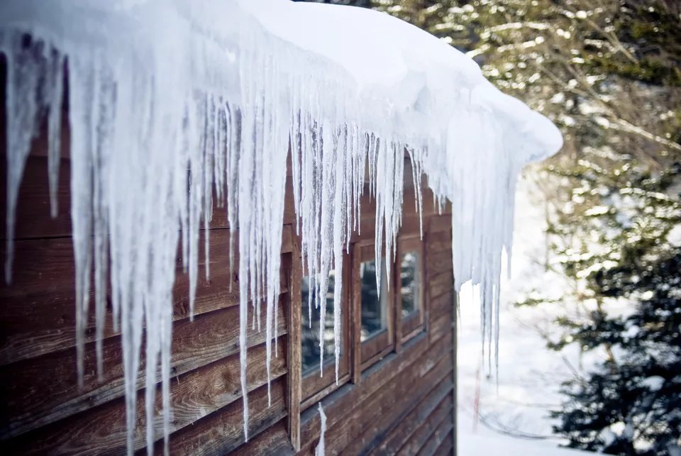 ProcoRoofing's tweet photo. With all of the erratic weather Texas has been experiencing, one danger all homeowners should be aware of are harmful ice dams. Check out this guide to ice dams and how you can prevent their damage:
https://t.co/jz51BzQSDx https://t.co/YWaW5jiS3H