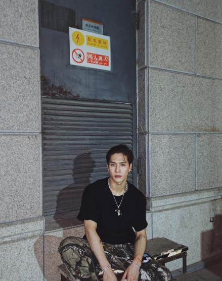 GY94HK's tweet photo. ( · 𝘮𝘢𝘮𝘢 𝘢𝘭𝘸𝘢𝘺𝘴 𝘵𝘰𝘭𝘥 𝘮𝘦: 𝐤𝐢𝐥𝐥 𝐭𝐡𝐞 𝐫𝐢𝐜𝐡
𝘩𝘰𝘸 𝘤𝘰𝘶𝘭𝘥 𝘐? 𝗜'𝗺 𝘁𝗵𝗲 𝗿𝗶𝗰𝗵 𝗺𝗮𝗻. https://t.co/LLuqzdLs0F