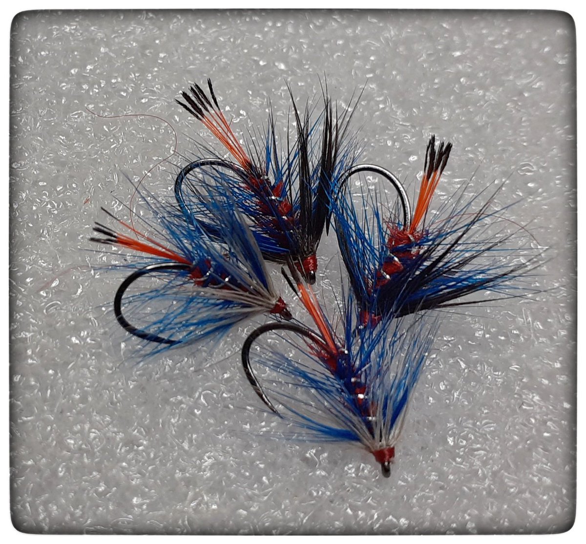 HillendDabbler's tweet photo. From the vice tonight! A Hebridean Quartet!!! π§΅
#lockdownflytying it was rather sarcastically suggested to me by a Lewis man that I had tyed them on faulty hooks! π https://t.co/8SPYKZQOyL
