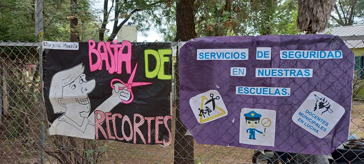 correamarcela29's tweet photo. Llaryora Destruye sistema educativo municipal
#LlaryoraPrecariza
#DocentesMunicipalesEnLucha https://t.co/HKMt8br548